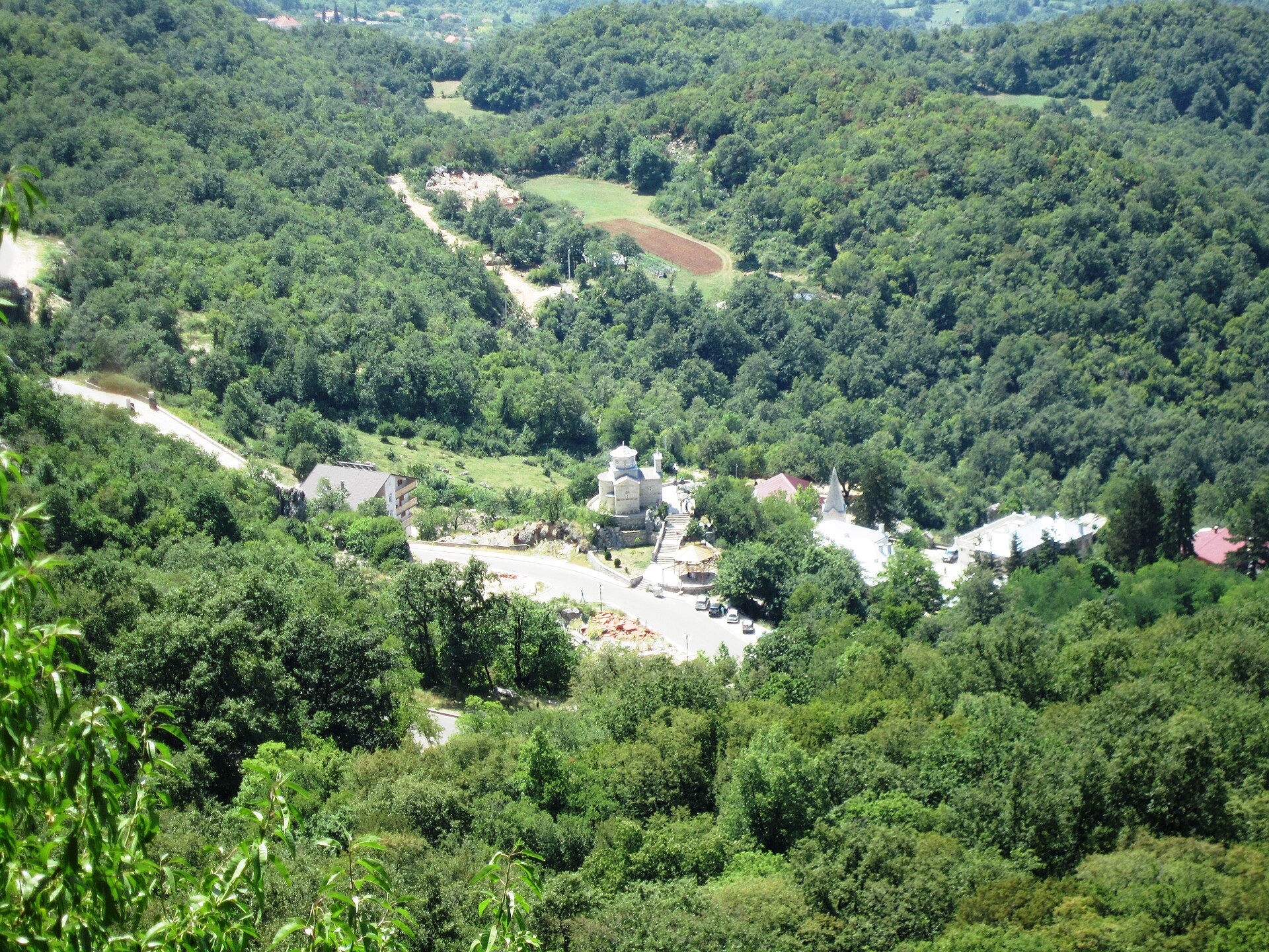 Valea Bjelopavlići văzută de la mănăstirea de sus de la Ostrog